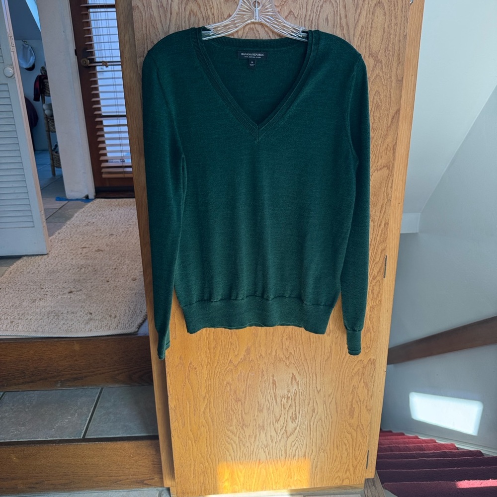 Banana Republic Deep Green Merino Wool V-Neck Sweater